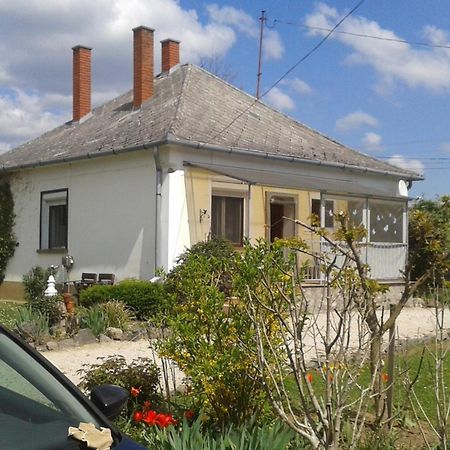 Bochmann Cottage Zalaszanto 외부 사진
